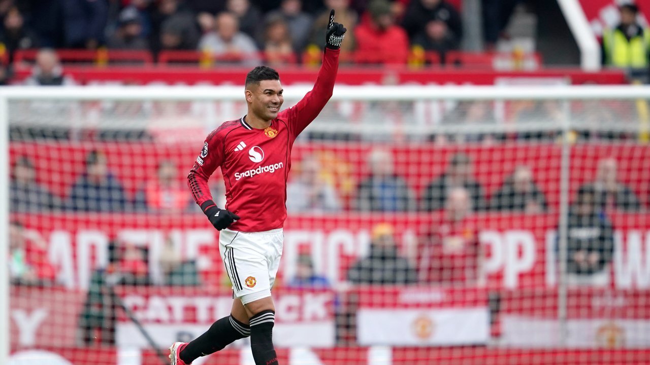 casemiro-tertarik-reuni-dengan-luka-modric-di-ac-milan