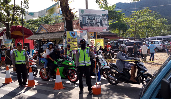 libur-tahun-baru-polres-cirebon-rekayasa-jalan-di-tempat-wisata