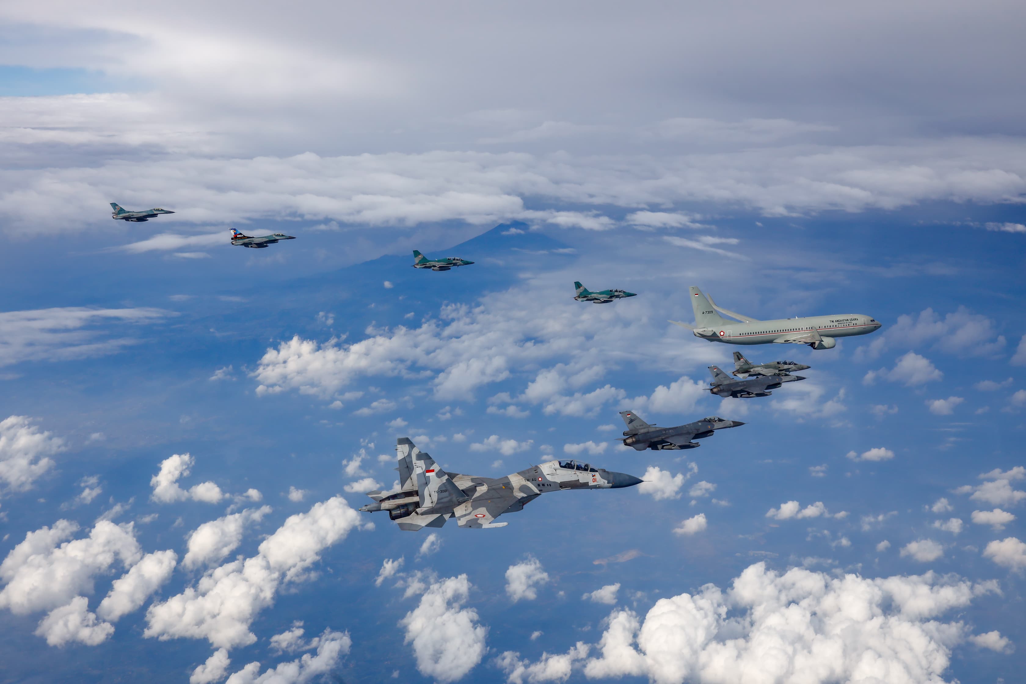 indonesia-siapkan-3650-personel-tni-au-untuk-misi-gaza