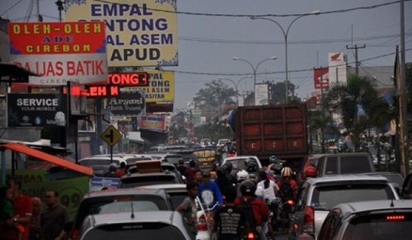 malam-tahun-baru-polres-cirebon-rekayasa-jalur-wisata