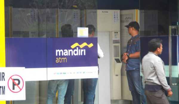 bpkn-minta-bank-mandiri-beri-konpensasi-ke-nasabah