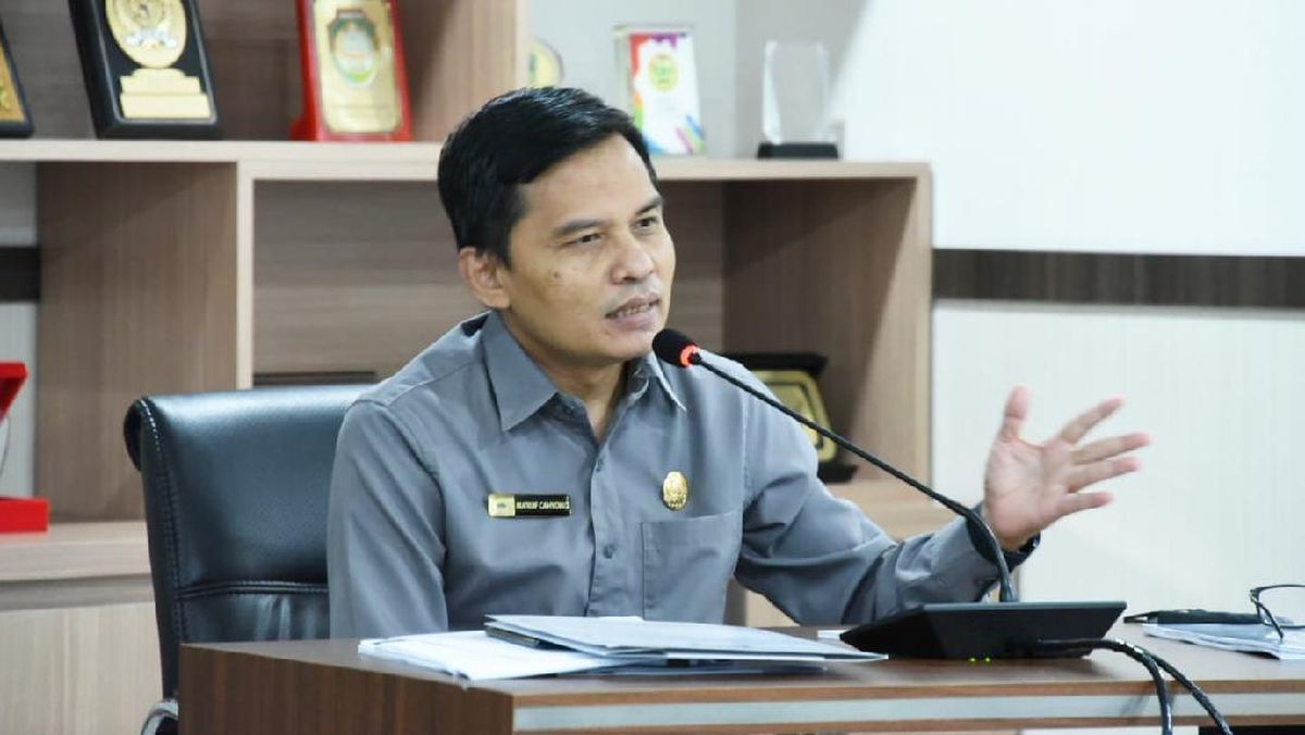 jadi-tersangka-gratifikasi-kpk-cegah-ke-luar-negeri-eks-sekjen-mpr-ri