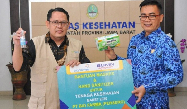 bio-farma-beri-bantuan-masker-kepada-satgas-covid-19-jabar-bergerak