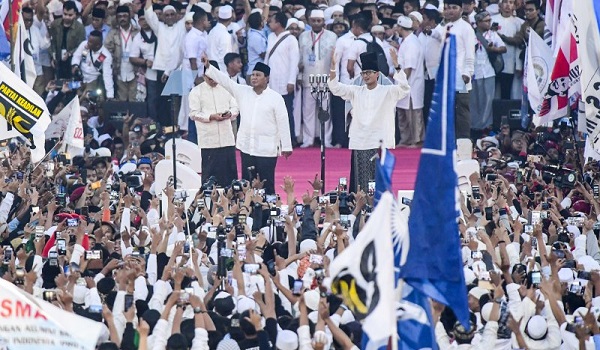 massa-kampanye-elu-elukan-prabowo-di-sugbk