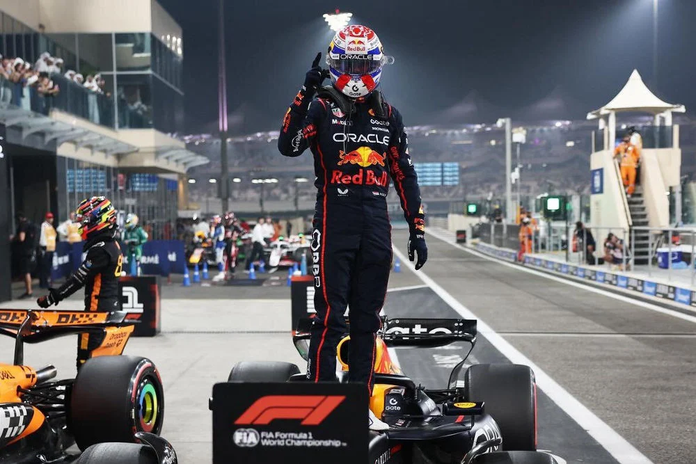verstappen-rebut-pole-gp-abu-dhabi-ganggu-peluang-juara-norris