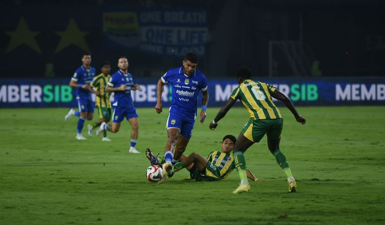 Persib Kembali ke Puncak Klasemen