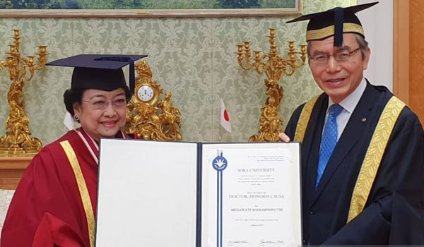 megawati-terima-gelar-doktor-kehormatan-dari-universitas-soka-jepang