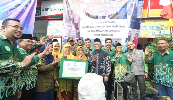 pc-muhamadiyah-sukajadi-luncurkan-bank-sampah