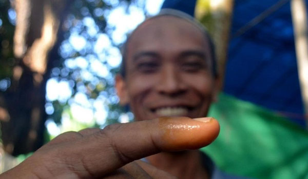 di-cirebon-kunyit-gantikan-tinta-biru-sebagai-tanda-gunakan-hak-pilih