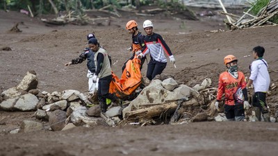 longsor-cisarua-evakuasi-48-jenazah-30-sudah-teridentifikasi