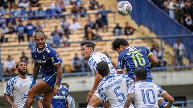 jupe-satu-satunya-pemain-yang-raih-tiga-gelar-dengan-persib-bandung