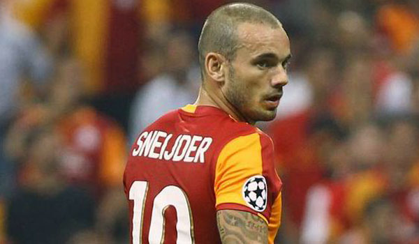 wesley-sneijder-umumkan-gantung-sepatu