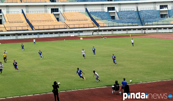 beda-level-persib-gasak-maung-ngora-9-gol-tanpa-balas