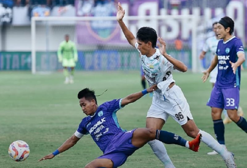 bojan-hodak-apresiasi-pemain-persib-meski-ditahan-imbang-persita