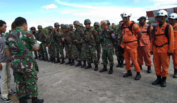 35-anggota-sar-gabungan-menuju-oksibil-cari-helokopter-mi-17