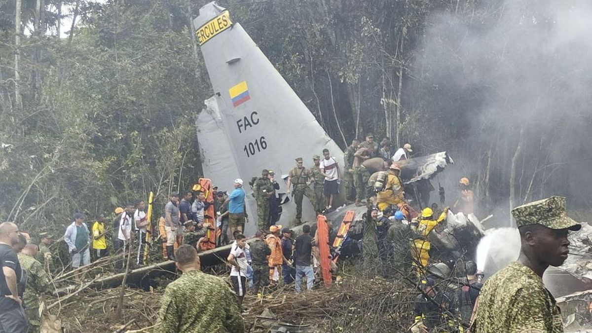 pesawat-militer-c-130-jatuh-di-kolombia-66-tewas