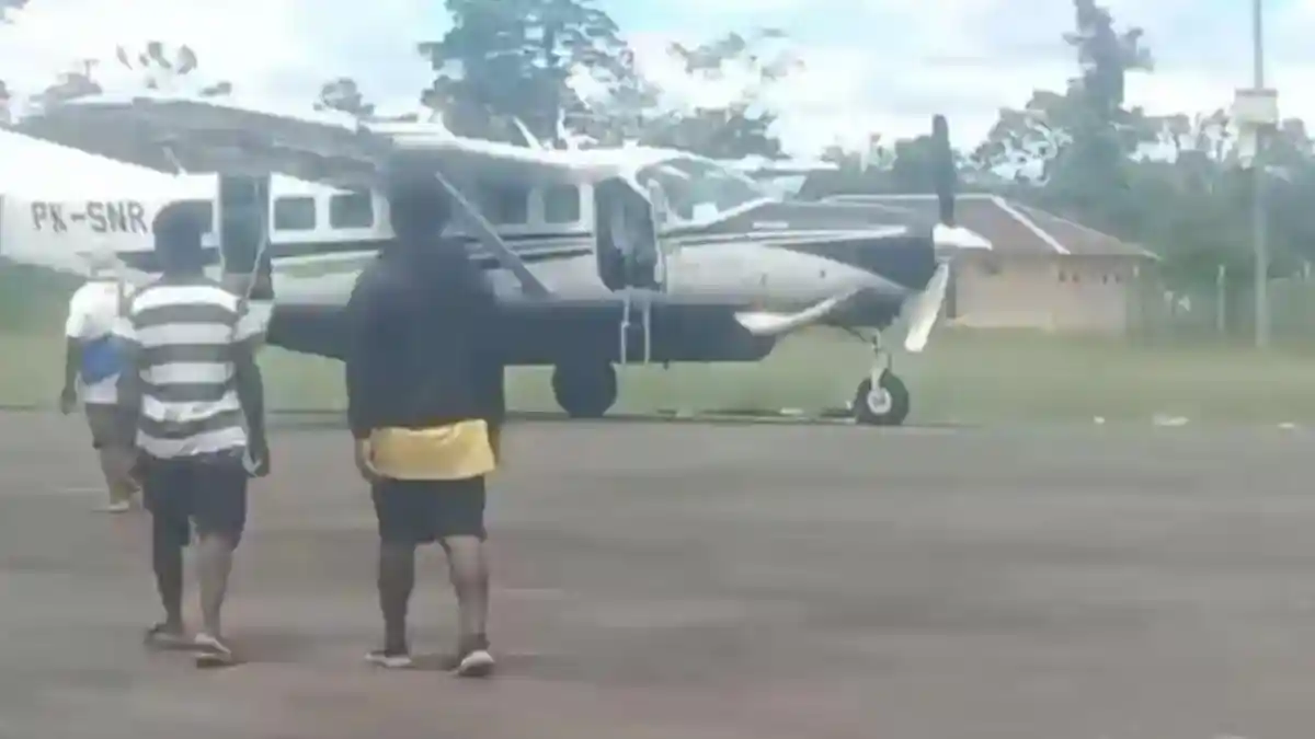 pesawat-smart-air-diserang-di-boven-digoel-pilot-dan-kopilot-tewas