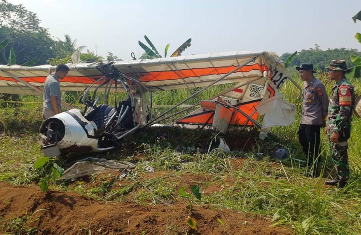 pesawat-latih-terjatuh-di-bogor-tewaskan-pilot-f-16