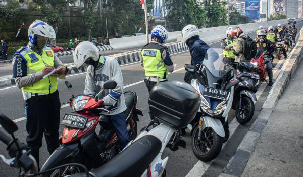 polisi-tak-ada-penilangan-terhadap-sim-habis-pada-17-maret-29-mei