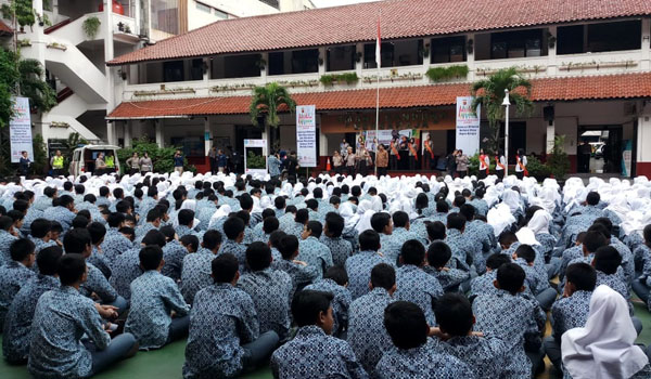 polrestabes-bandung-sosialisasikan-millenial-road-safety-festival