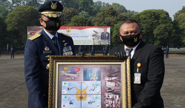 pos-indonesia-luncurkan-sp-teknologi-qrcode-di-hari-bhakti-tni-au