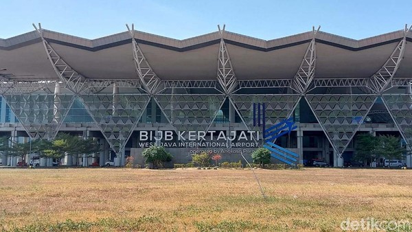 mimpi-bupati-majalengka-jadikan-bijb-pusat-layanan-haji-dan-umrah