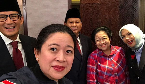 prabowo-megawati-foto-bareng-jokowi-kenakan-pakaian-putih