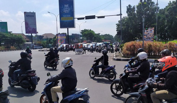 lalu-lintas-di-kota-bandung-masih-ramai-lancar-di-hari-pertama-psbb