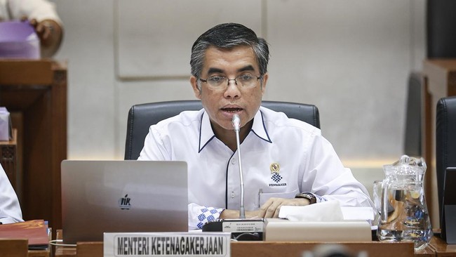menaker-selidiki-kasus-buruh-tekstil-yang-hanya-digaji-rp1000