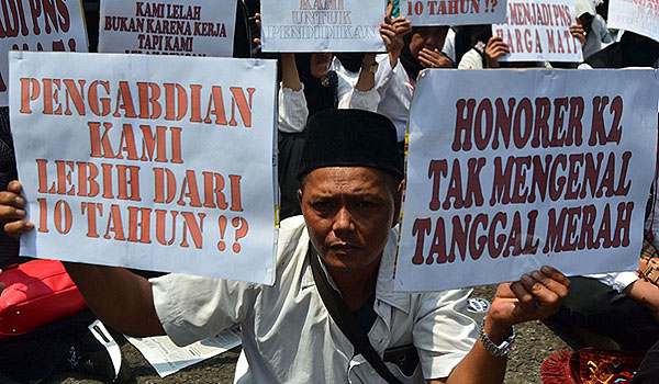 ribuan-guru-honorer-ancam-duduki-kantor-bupati-cianjur