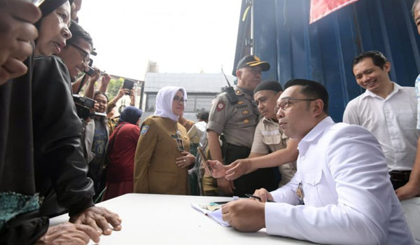 ridwan-kamil-tinjau-langsung-operasi-pasar-bawang-putih