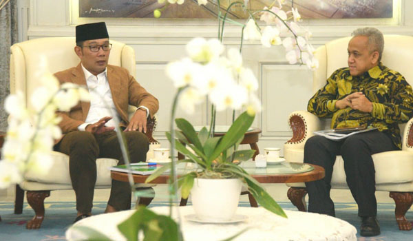 pemdaprov-jawa-barat-dan-pjt-sepakat-kembangkan-pariwisata-air