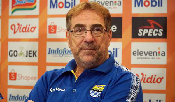 persib-gagal-menang-lagi-robert-alberts-tumpahkan-kekecewaan