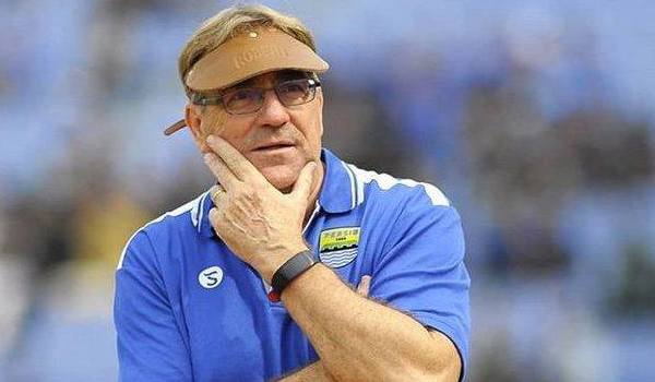 terinspirasi-klopp-robert-ingin-bangun-persib-jadi-tim-kuat-dan-solid