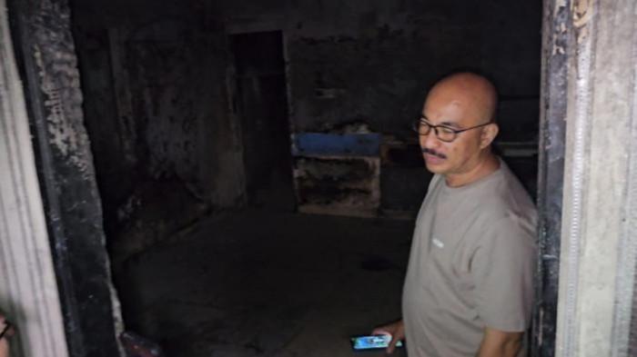 rumah-hakim-kasus-korupsi-jalan-sumut-terbakar-khamozaro-tak-gentar