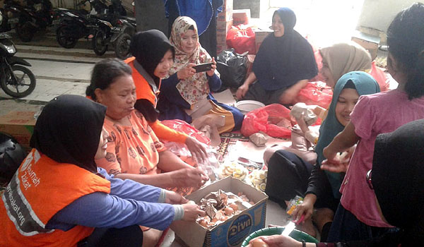 rumah-zakat-dirikan-dapur-umum-untuk-korban-banjir-di-gowa