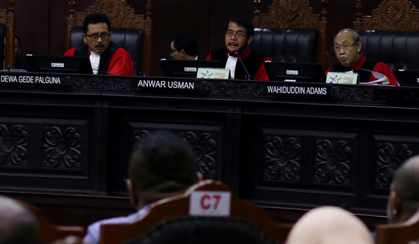 sidang-mk-kpu-tolak-perbaikan-permohonan-prabowo-sandi