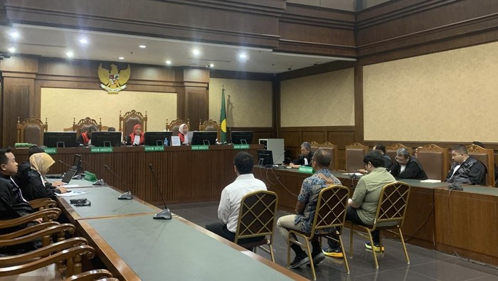 korupsi-apd-covid-19-tiga-terdakwa-divonis-3-hingga-115-tahun-bui