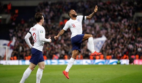 sterling-hat-trick-inggris-cukur-republik-ceko-5-0