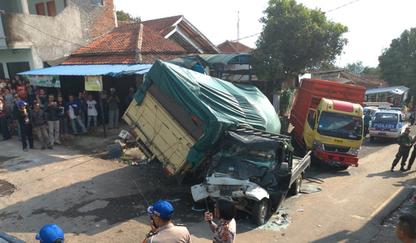 polisi-tahan-sopir-truk-kecelakaan-beruntun-di-bandung-barat