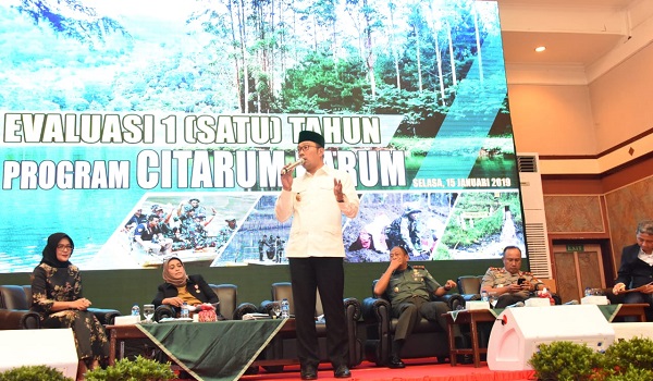 tahun-ini-emil-janjikan-perbaikan-program-citarum-harum