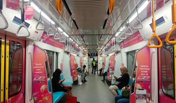 tarif-komersial-berlaku-mrt-sepi-penumpang