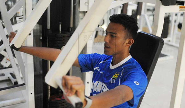 teja-langsung-latihan-setelah-diumumkan-resmi-gabung-persib