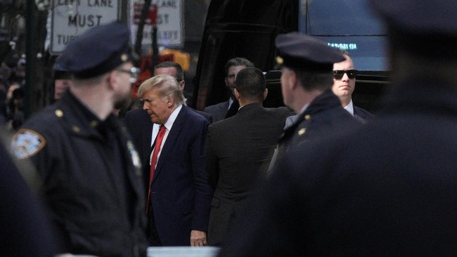 ma-izinkan-trump-cabut-status-hukum-imigran-untuk-dideportasi