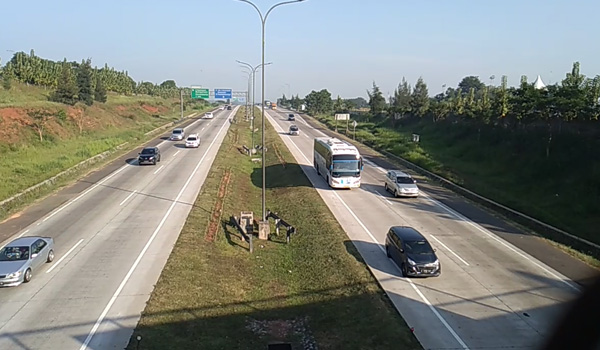 arus-balik-volume-kendaraan-terus-meningkat-di-tol-cipali