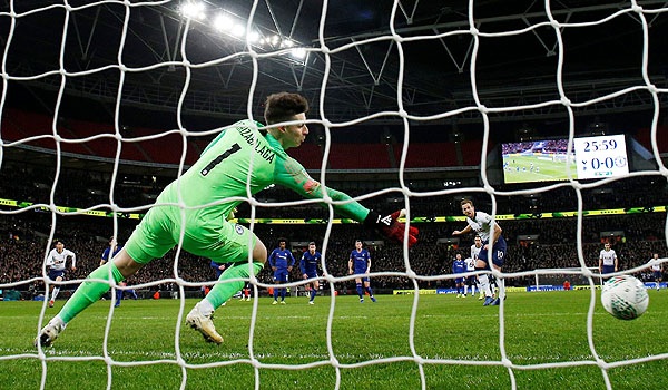 tottenham-bungkam-chelsea-via-penalti-var