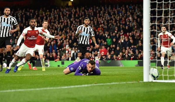 tundukkan-newcastle-arsenal-naik-ke-posisi-ketiga