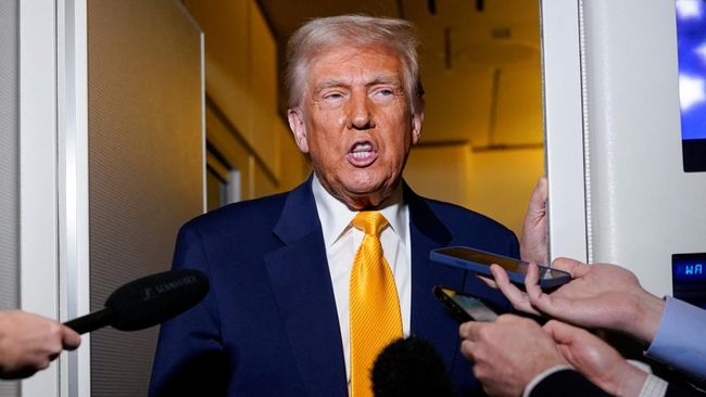 trump-kerahkan-dua-kapal-selam-nuklir-usai-diprovokasi-rusia