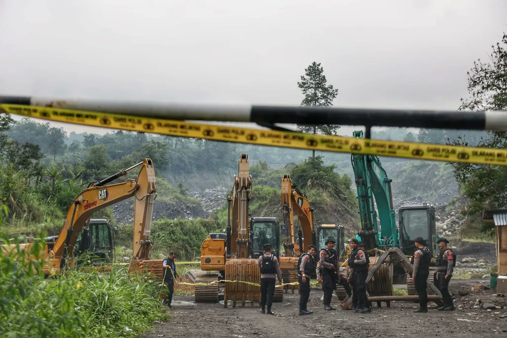 bareskrim-gerebek-tambang-ilegal-di-lereng-merapi-nilai-rp-3-triliun