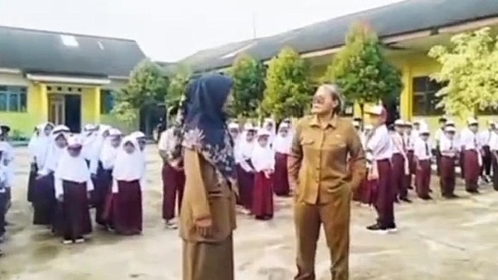 guru-viral-ingin-cekik-siswa-ternyata-odgj-hingga-salah-masuk-sekolah